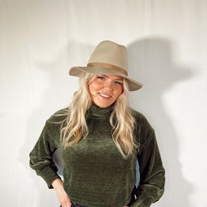 Meet your Posher, Emma